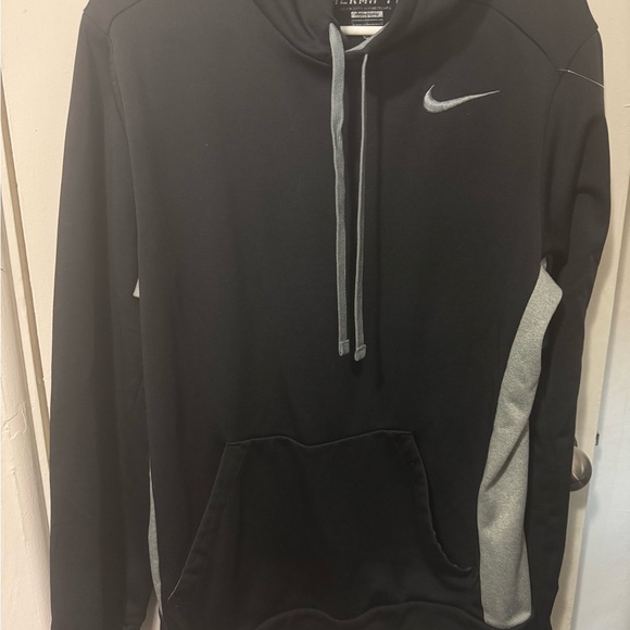 Nike Men's Black Hoodie with White Logo - Picture 7 of 9